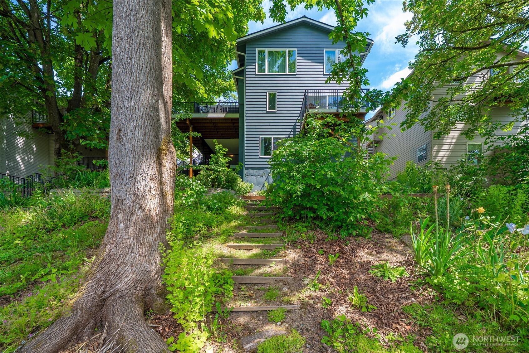 5643 16th Avenue SW, Seattle, WA 98106