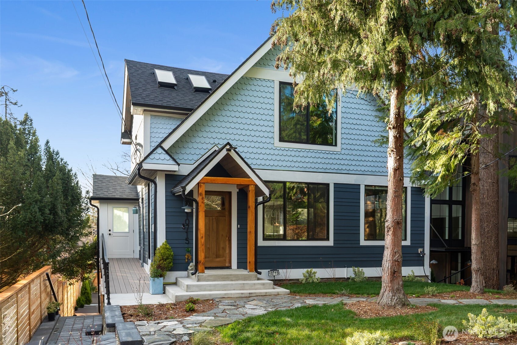 10715 2nd Avenue NW, Seattle, WA 98177-4807