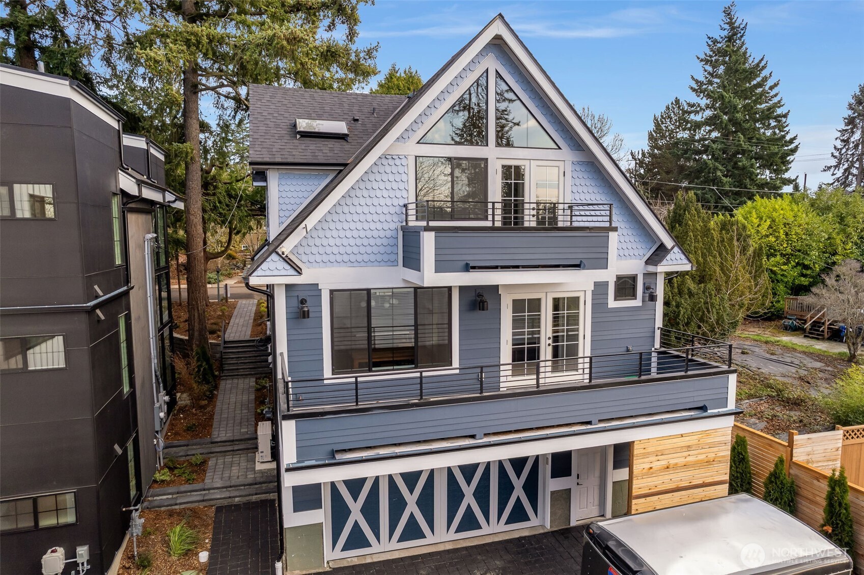 10715 2nd Avenue NW, Seattle, WA 98177-4807