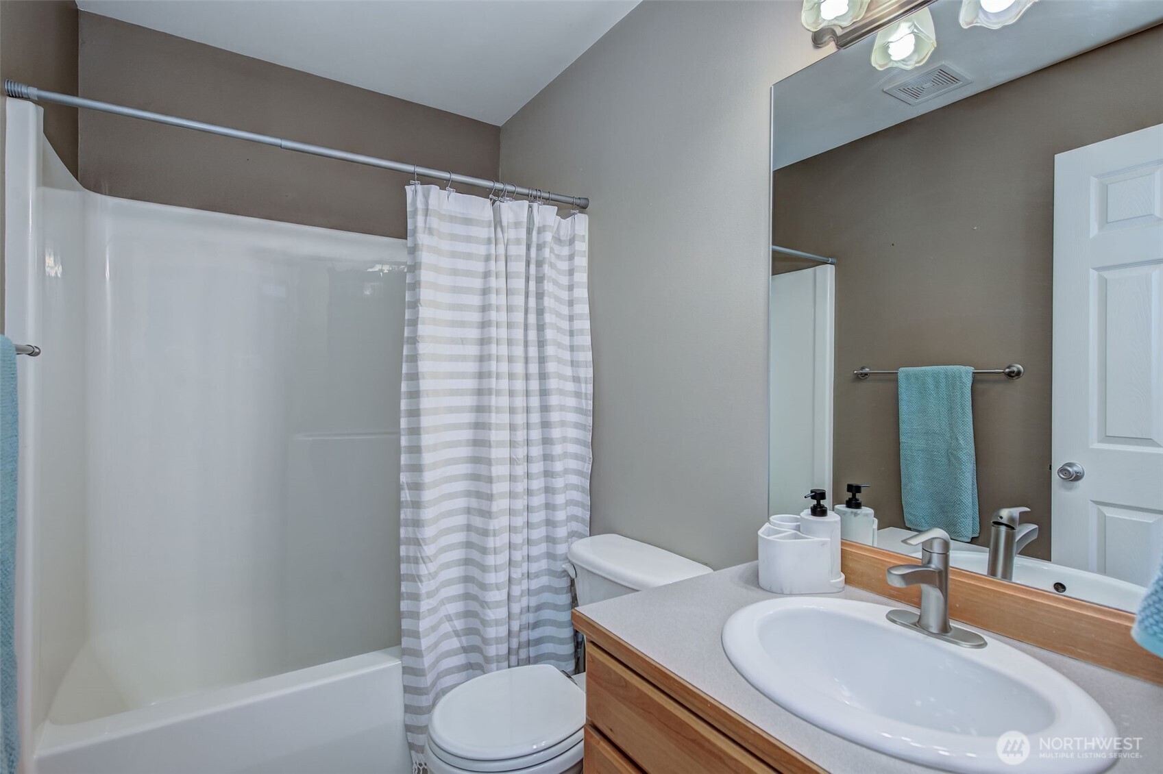 2840 Akamai Way , East Wenatchee, WA 98801
