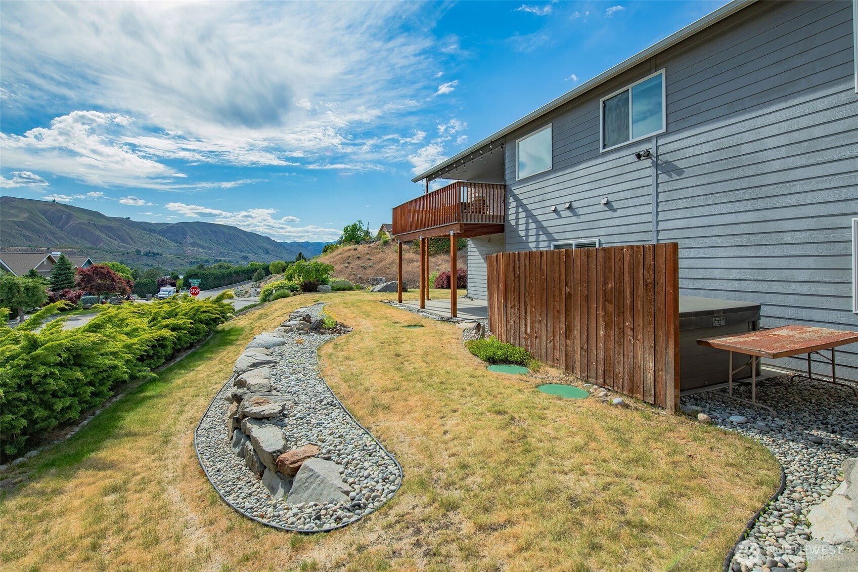 2840 Akamai Way , East Wenatchee, WA 98801
