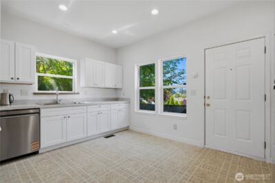 12730 15th Ave W , Everett, WA 98204 - Photo 8