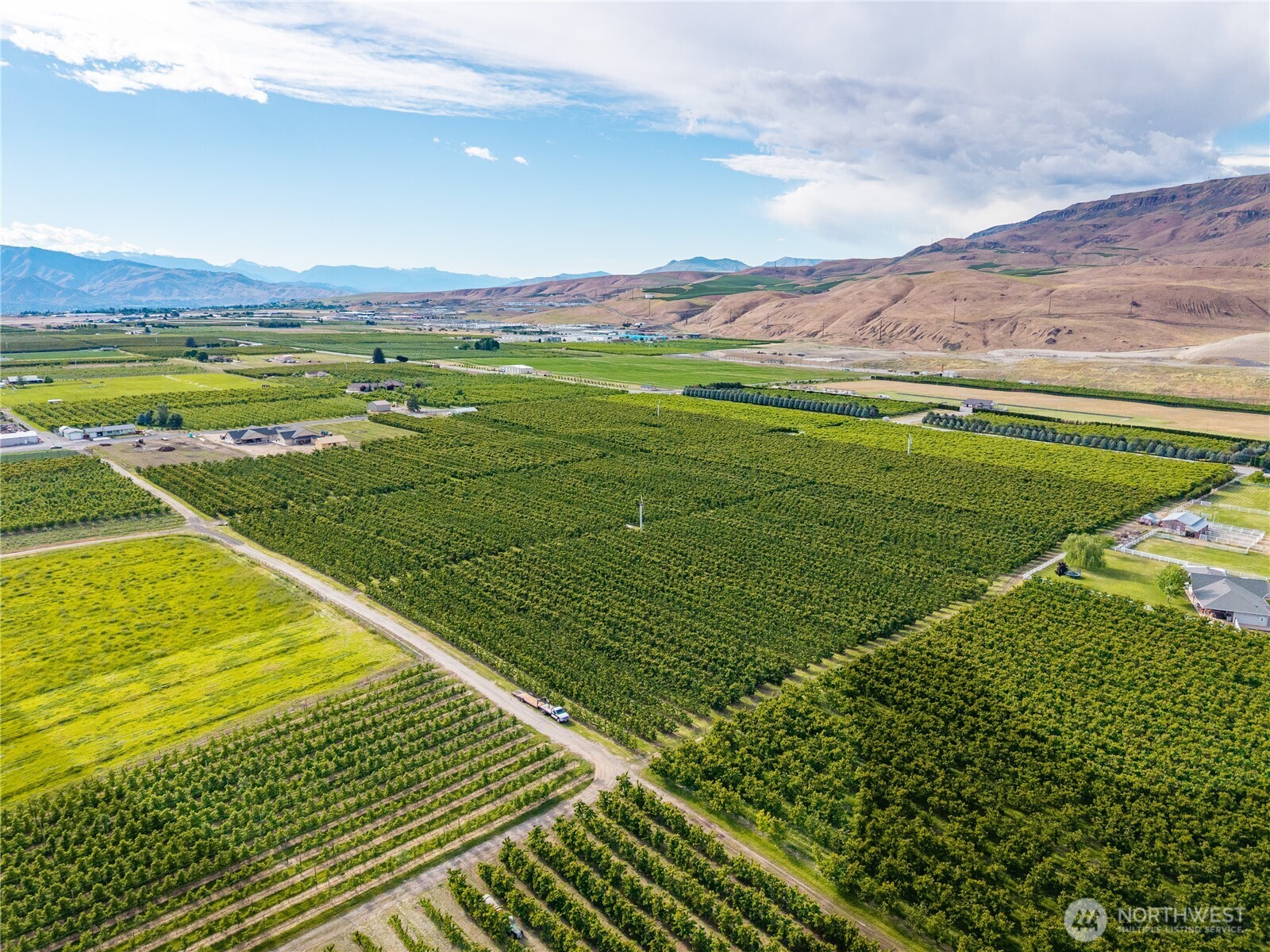 513 S Webb Avenue S, East Wenatchee, WA 98802