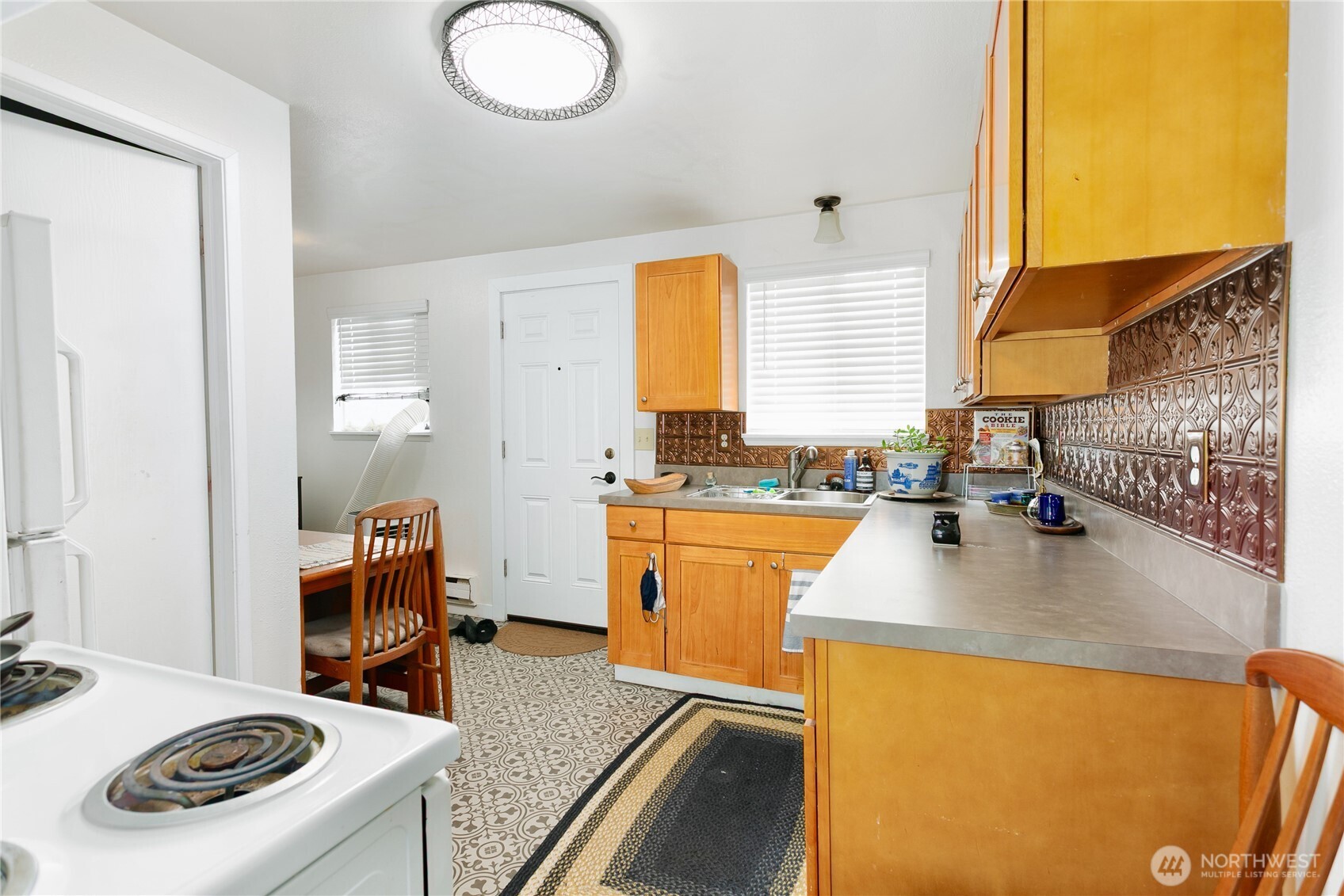 3572 3574 E F Street , Tacoma, WA 98404
