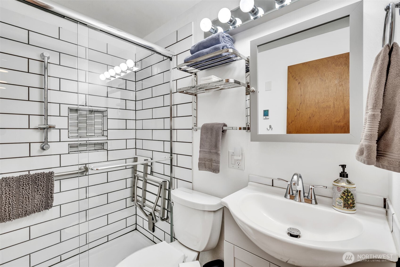 348 7th Place SE #Unit 1, Puyallup, WA 98372