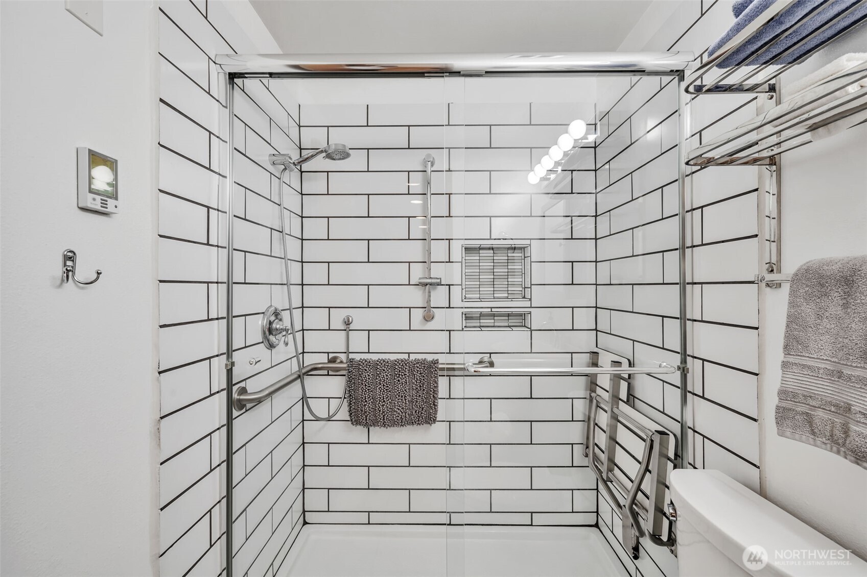 348 7th Place SE #Unit 1, Puyallup, WA 98372