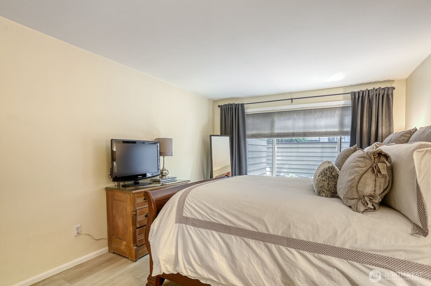 6300 Sand Point Way NE #103, Seattle, WA 98115