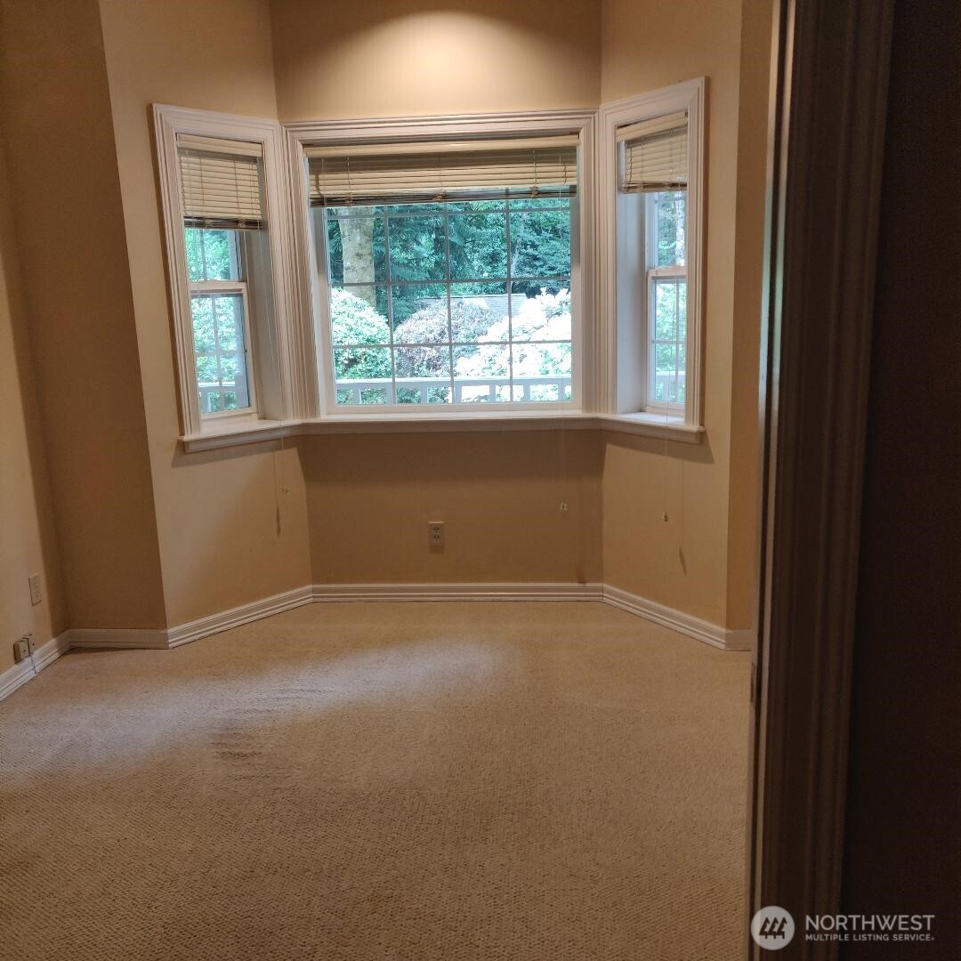 8511 Ferncliff Avenue NE, Bainbridge Island, WA 98110