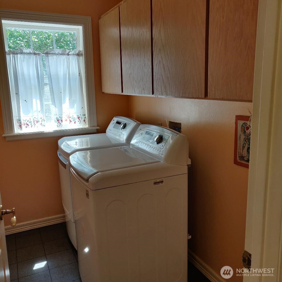 8511 Ferncliff Avenue NE, Bainbridge Island, WA 98110
