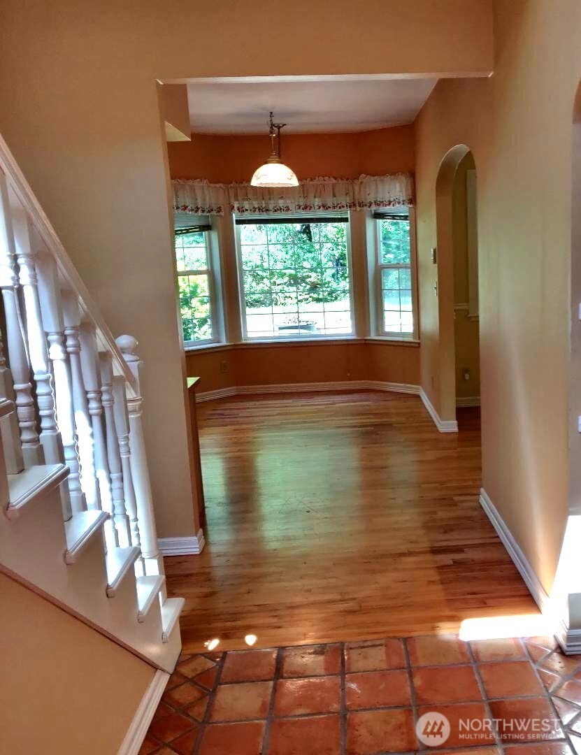 8511 Ferncliff Avenue NE, Bainbridge Island, WA 98110