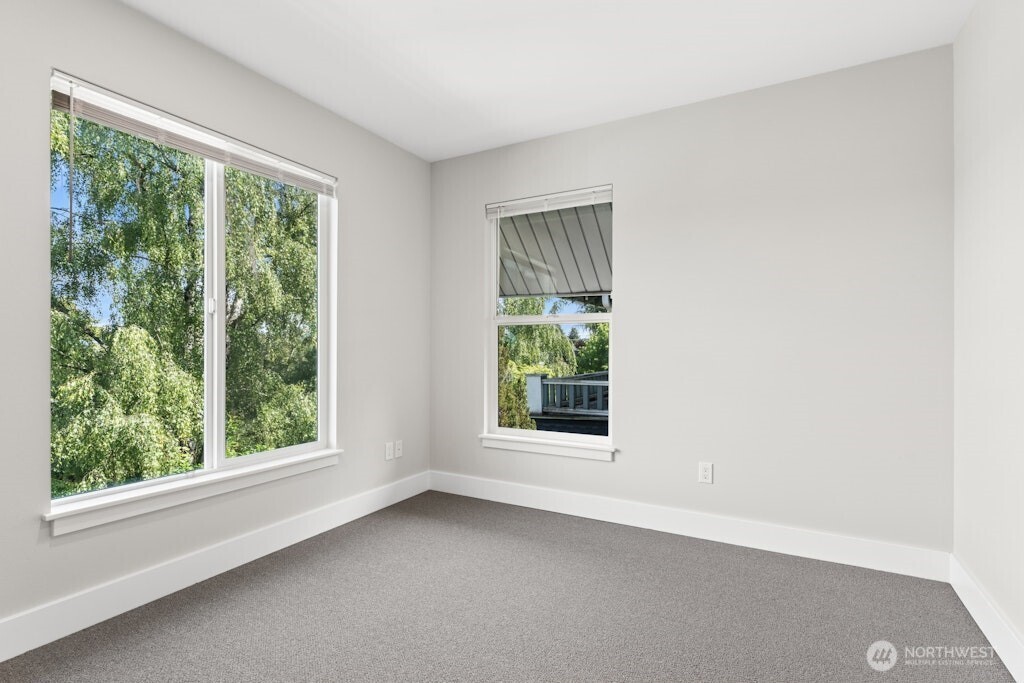 5243 19th Avenue NE, Seattle, WA 98105