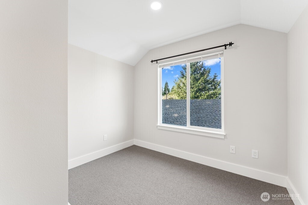 5243 19th Avenue NE, Seattle, WA 98105
