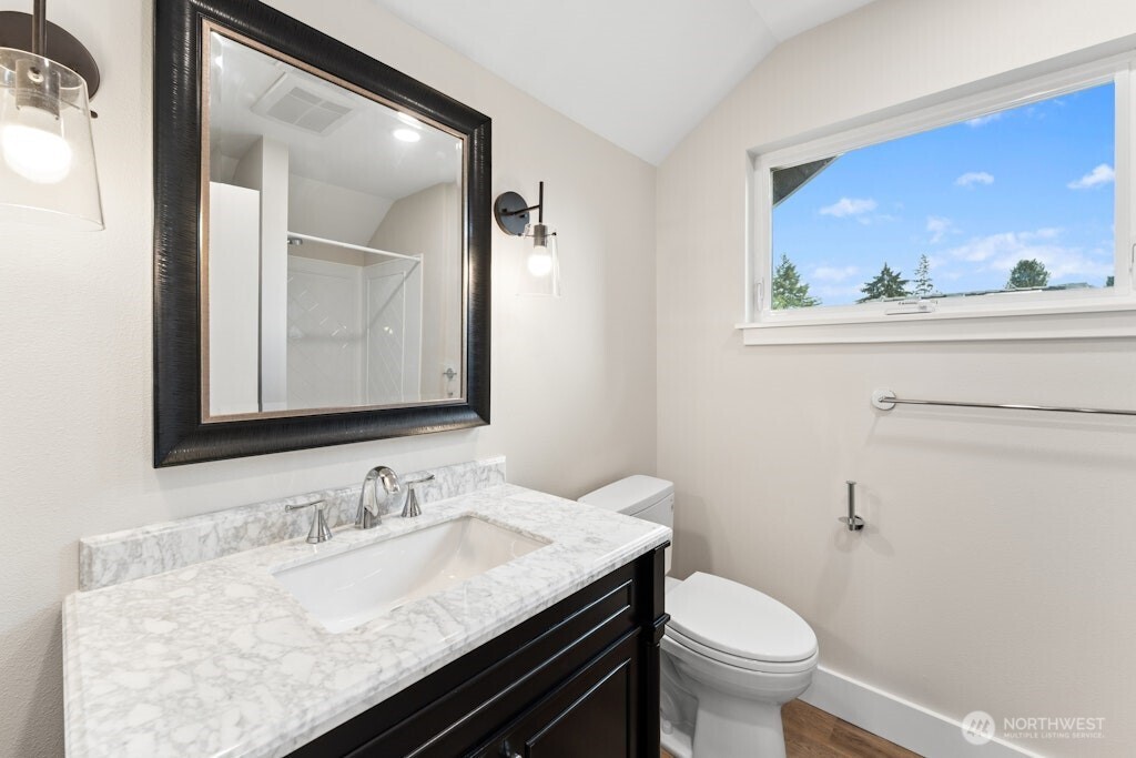5243 19th Avenue NE, Seattle, WA 98105