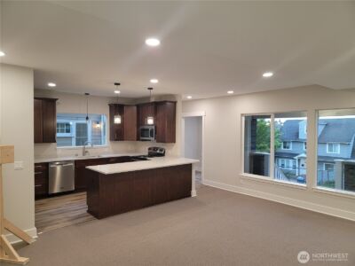5243 19th Avenue NE, Seattle, WA 98105 - Photo 5