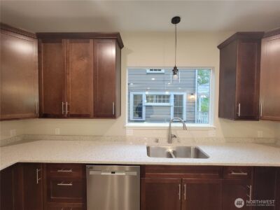 5243 19th Avenue NE, Seattle, WA 98105 - Photo 6