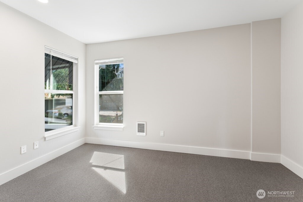 5243 19th Avenue NE, Seattle, WA 98105