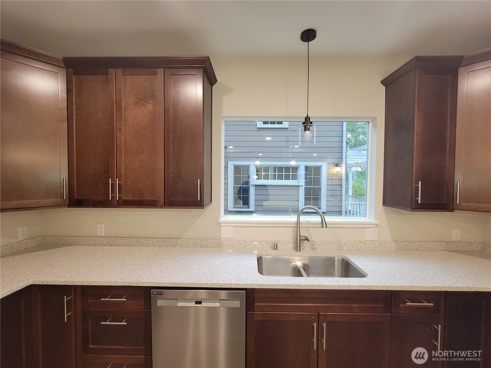 5243 19th Avenue NE, Seattle, WA 98105