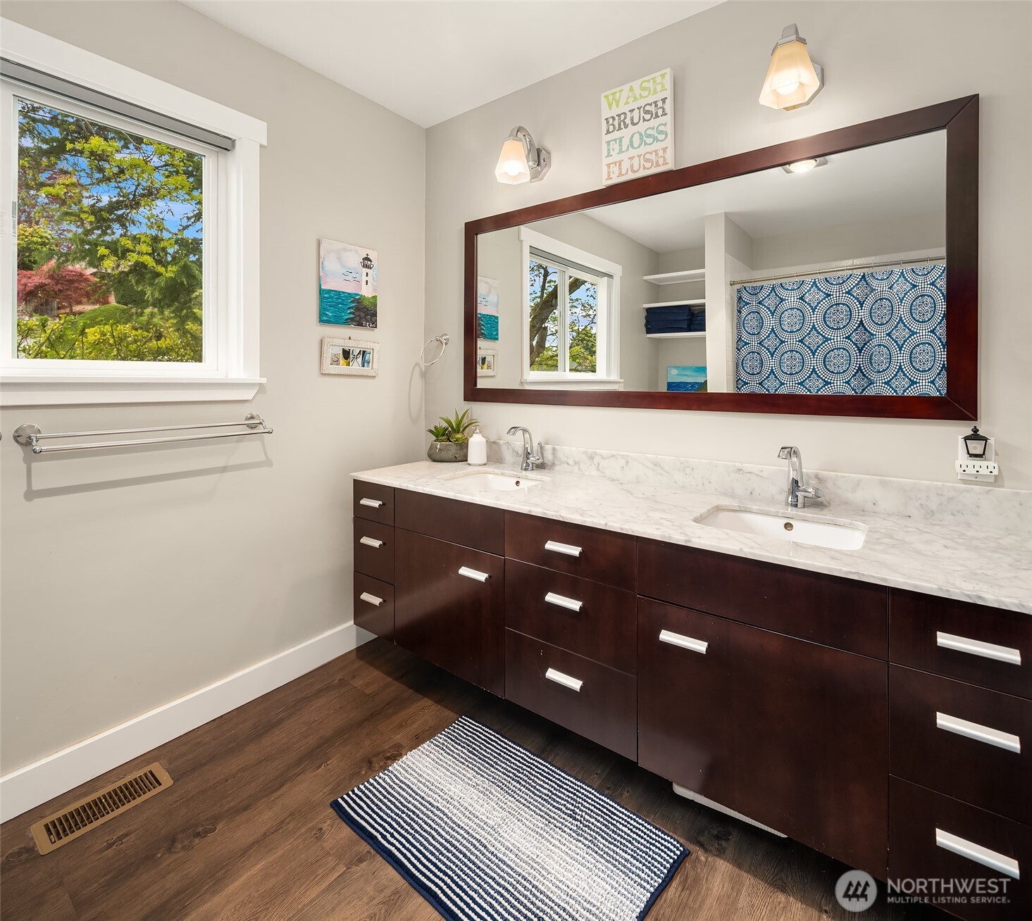 2820 27th Avenue W, Seattle, WA 98199