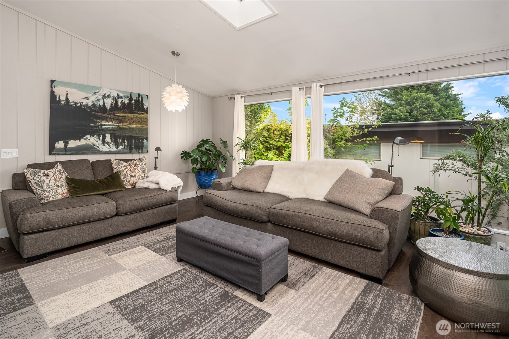 2820 27th Avenue W, Seattle, WA 98199