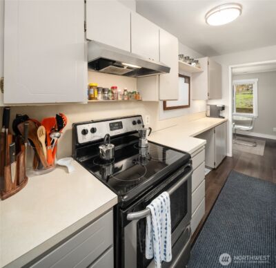 2820 27th Avenue W, Seattle, WA 98199 - Photo 10