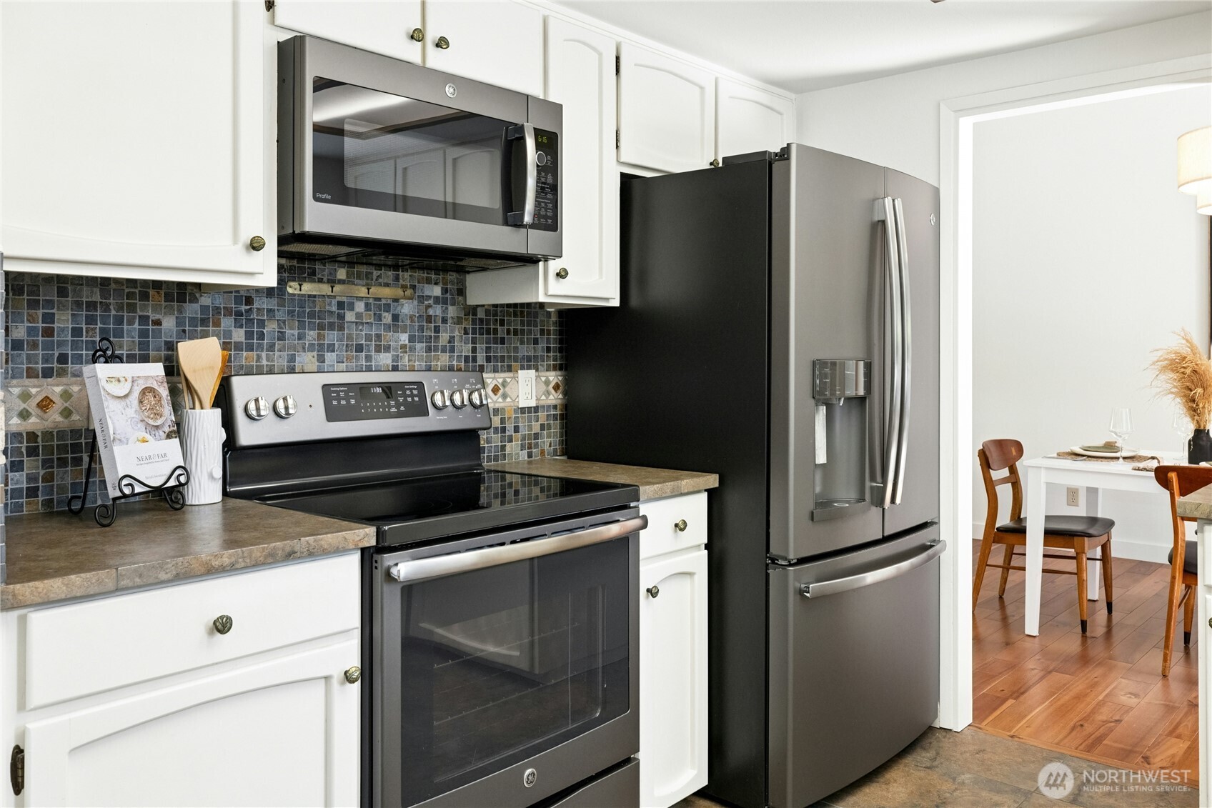 2051 NE Bartre Court , Poulsbo, WA 98370