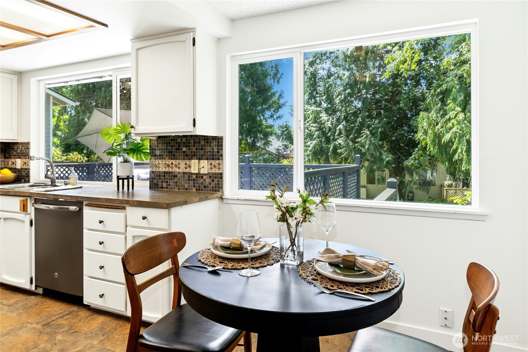2051 NE Bartre Court , Poulsbo, WA 98370