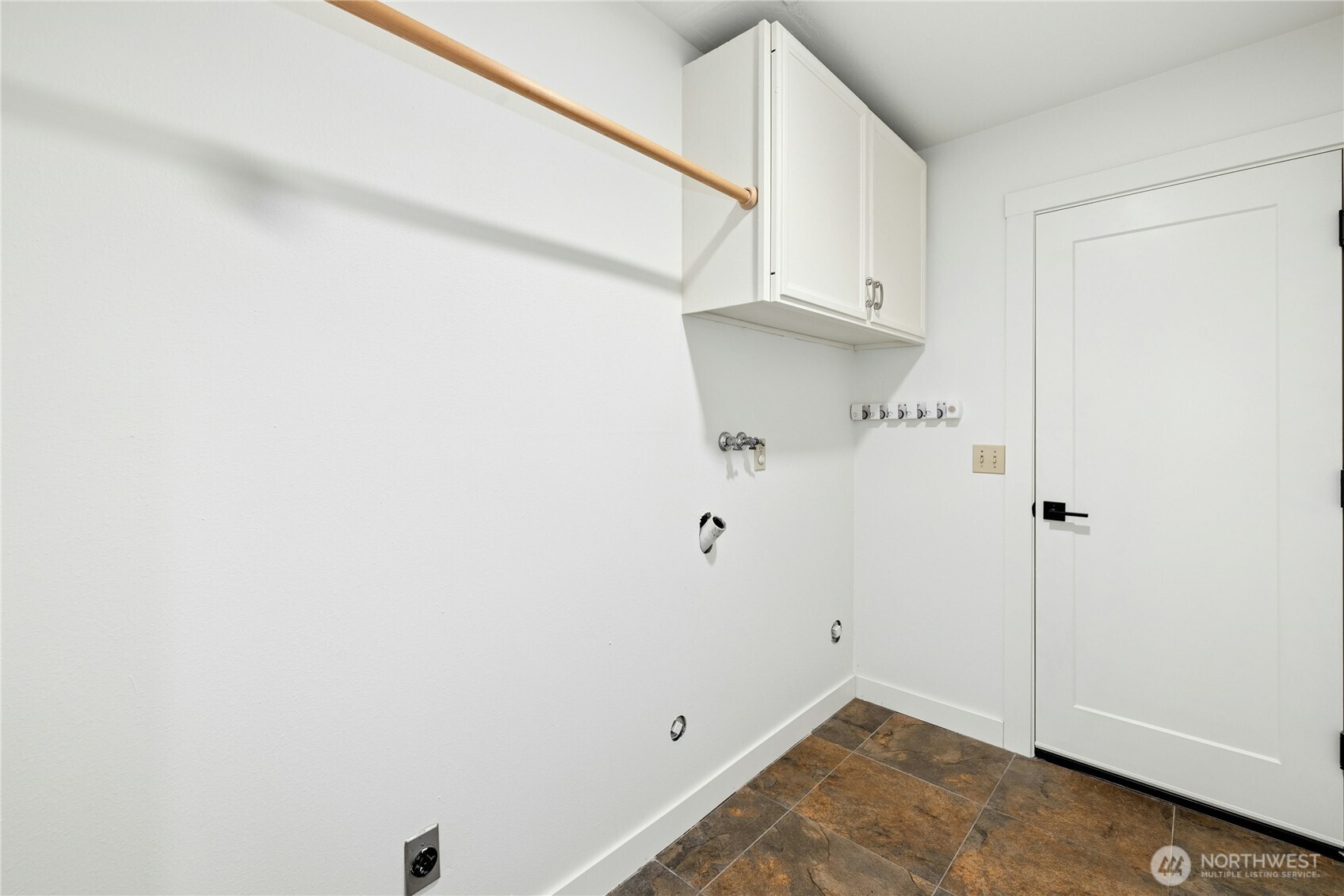 2051 NE Bartre Court , Poulsbo, WA 98370