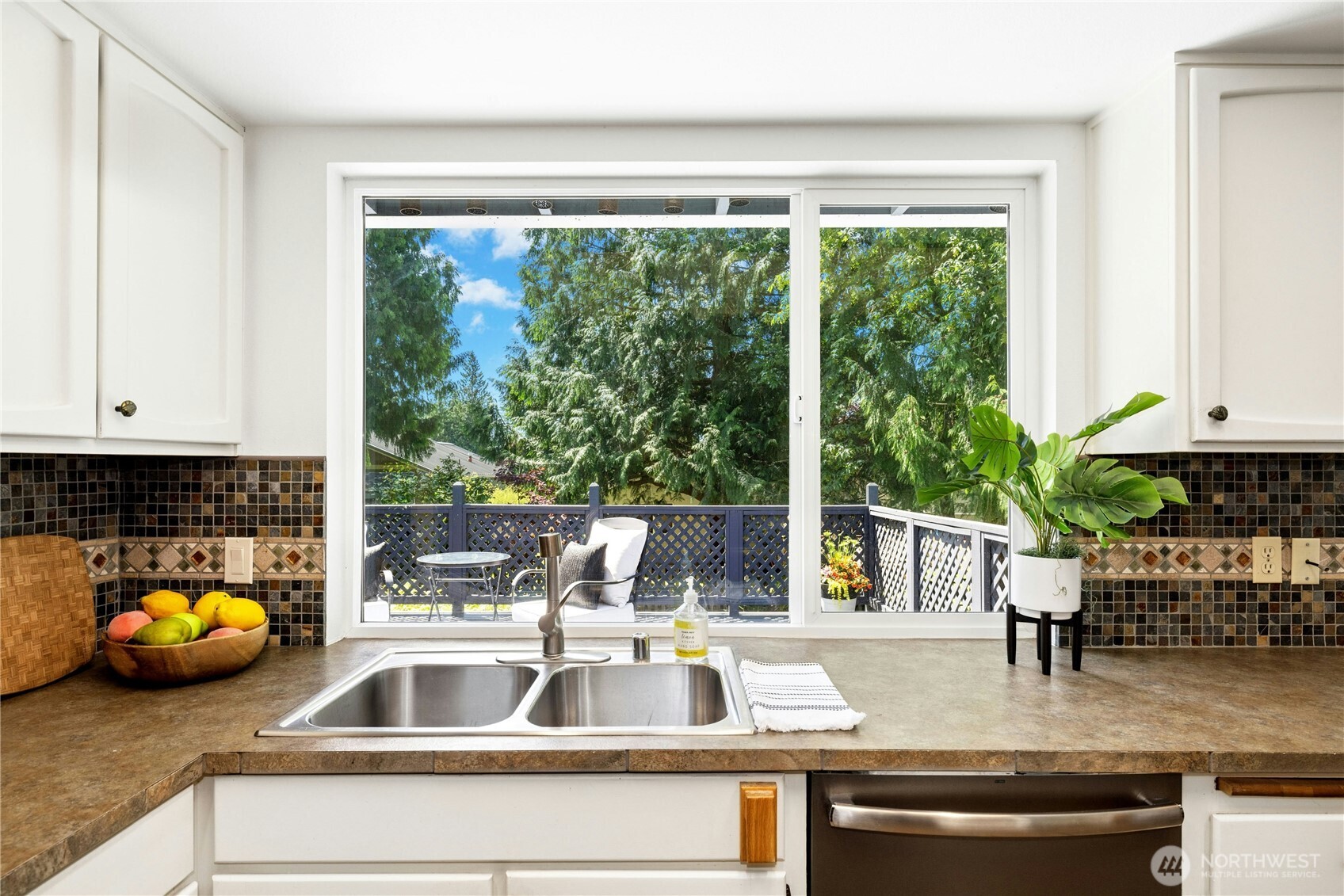2051 NE Bartre Court , Poulsbo, WA 98370