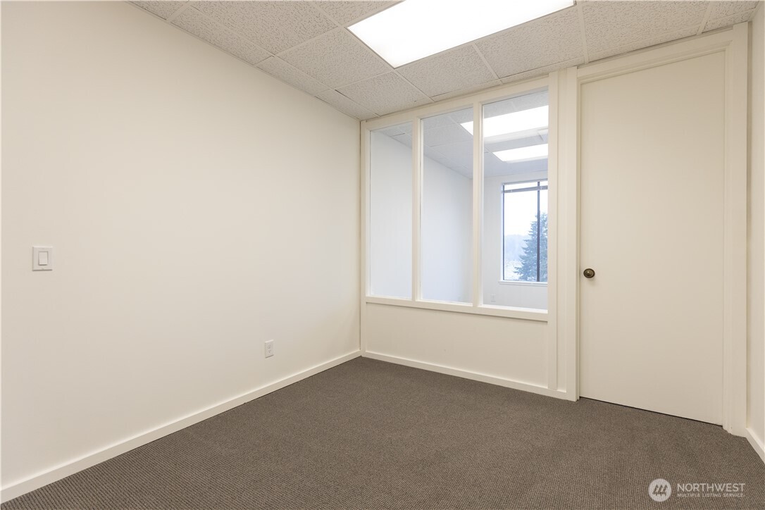 755 Winslow Way E #306, Bainbridge Island, WA 98110