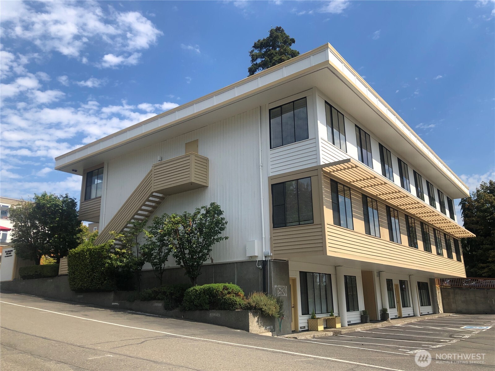 755 Winslow Way E #306, Bainbridge Island, WA 98110
