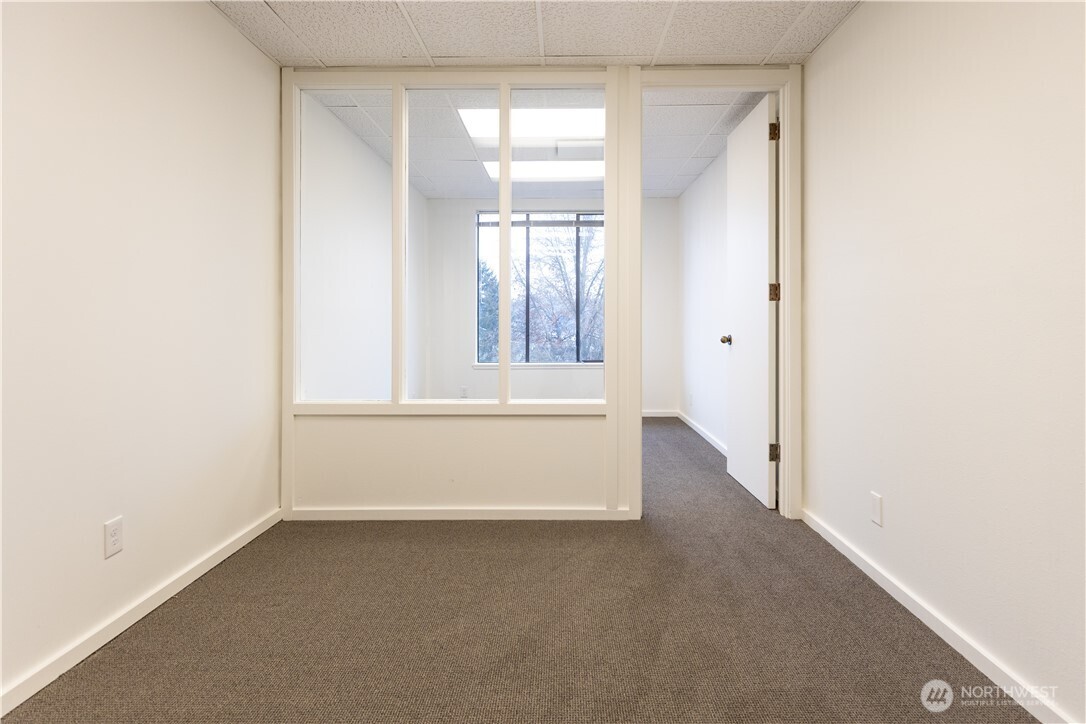 755 Winslow Way E #306, Bainbridge Island, WA 98110