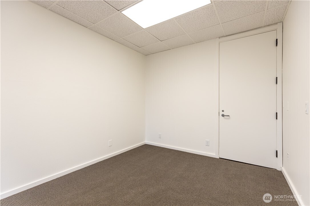 755 Winslow Way E #306, Bainbridge Island, WA 98110
