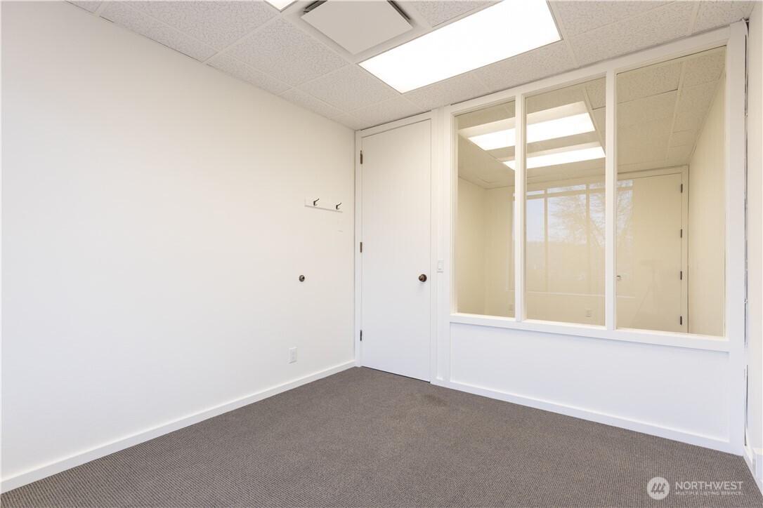755 Winslow Way E #306, Bainbridge Island, WA 98110