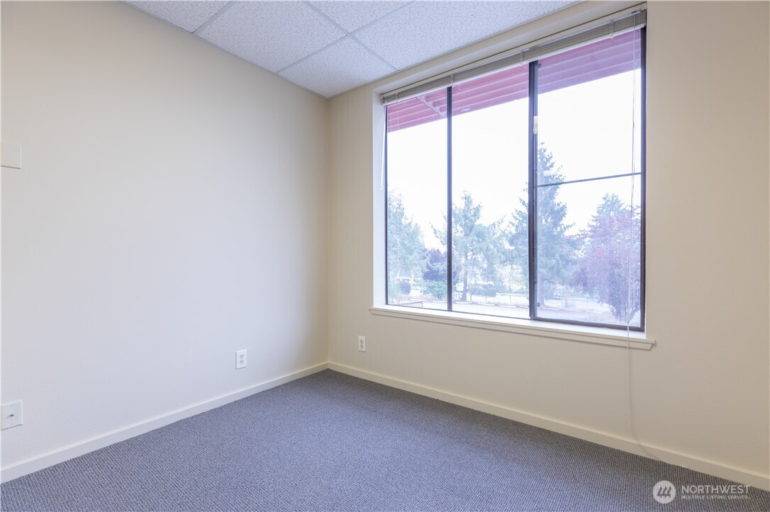 755 Winslow Way E #206, Bainbridge Island, WA 98110