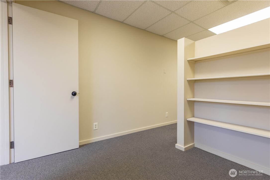 755 Winslow Way E #206, Bainbridge Island, WA 98110