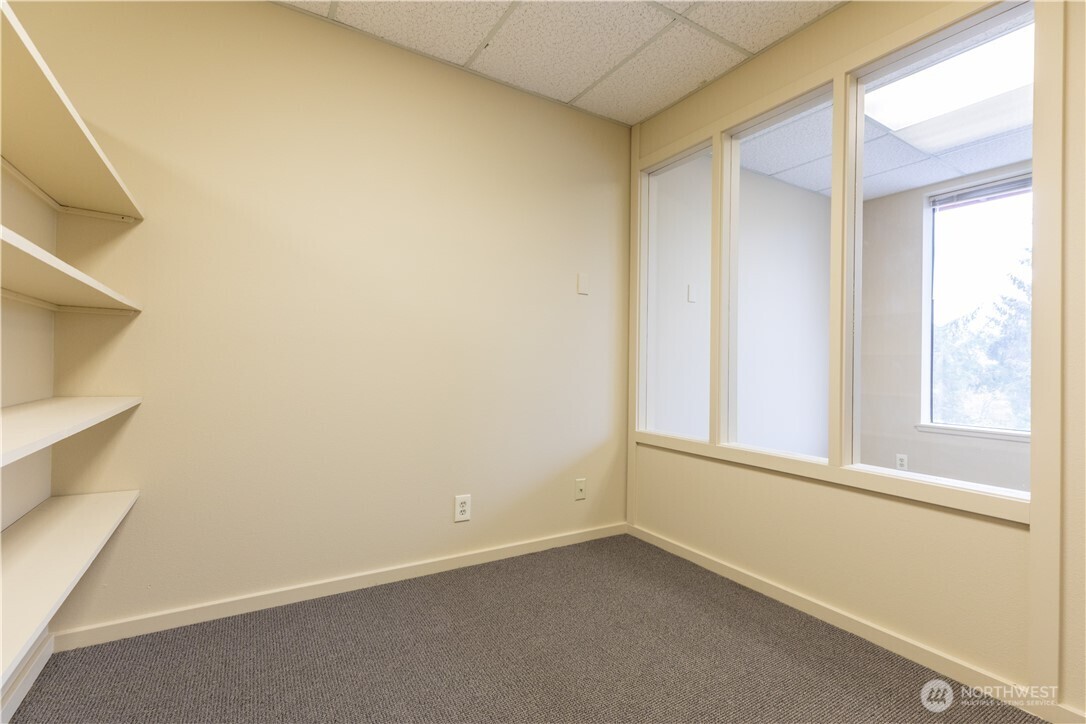 755 Winslow Way E #206, Bainbridge Island, WA 98110