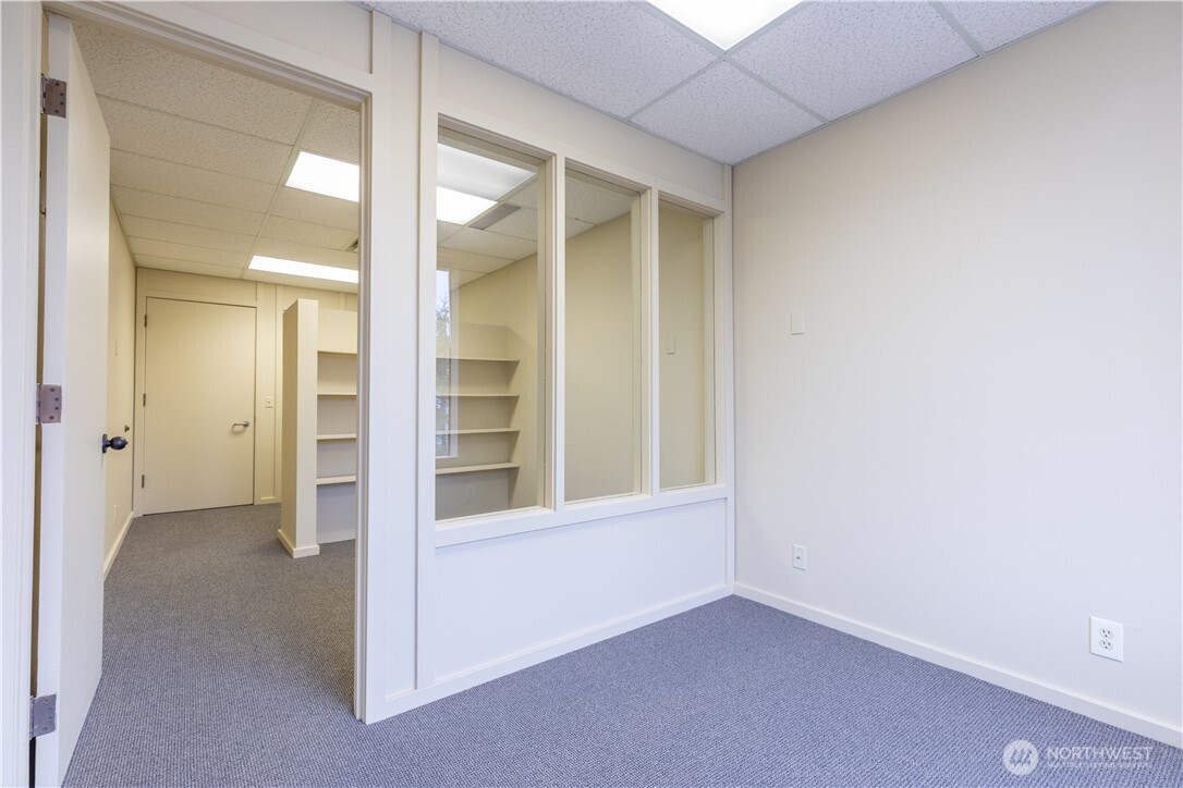 755 Winslow Way E #206, Bainbridge Island, WA 98110