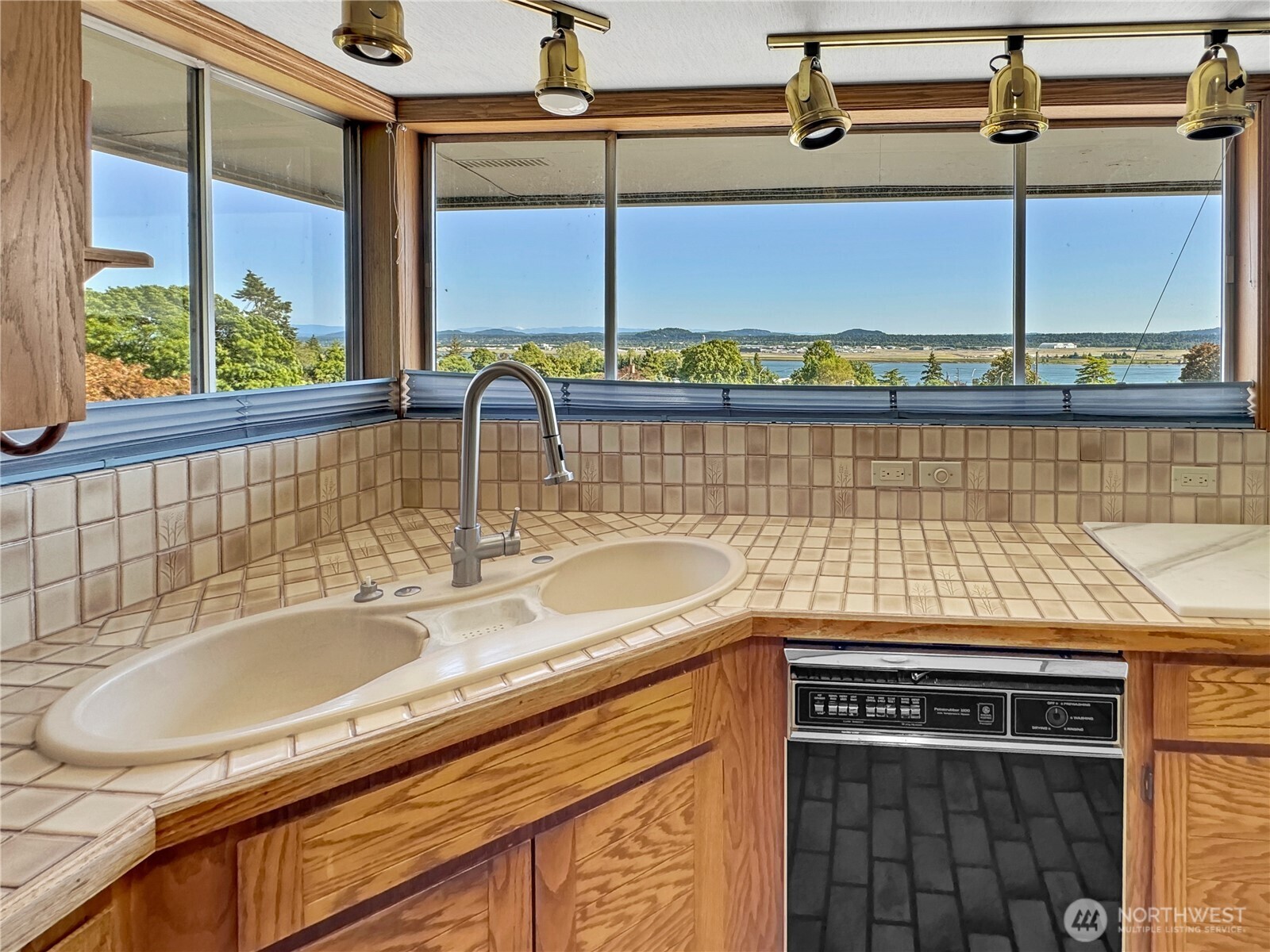 6814 Sleret Avenue , Vancouver, WA 98664