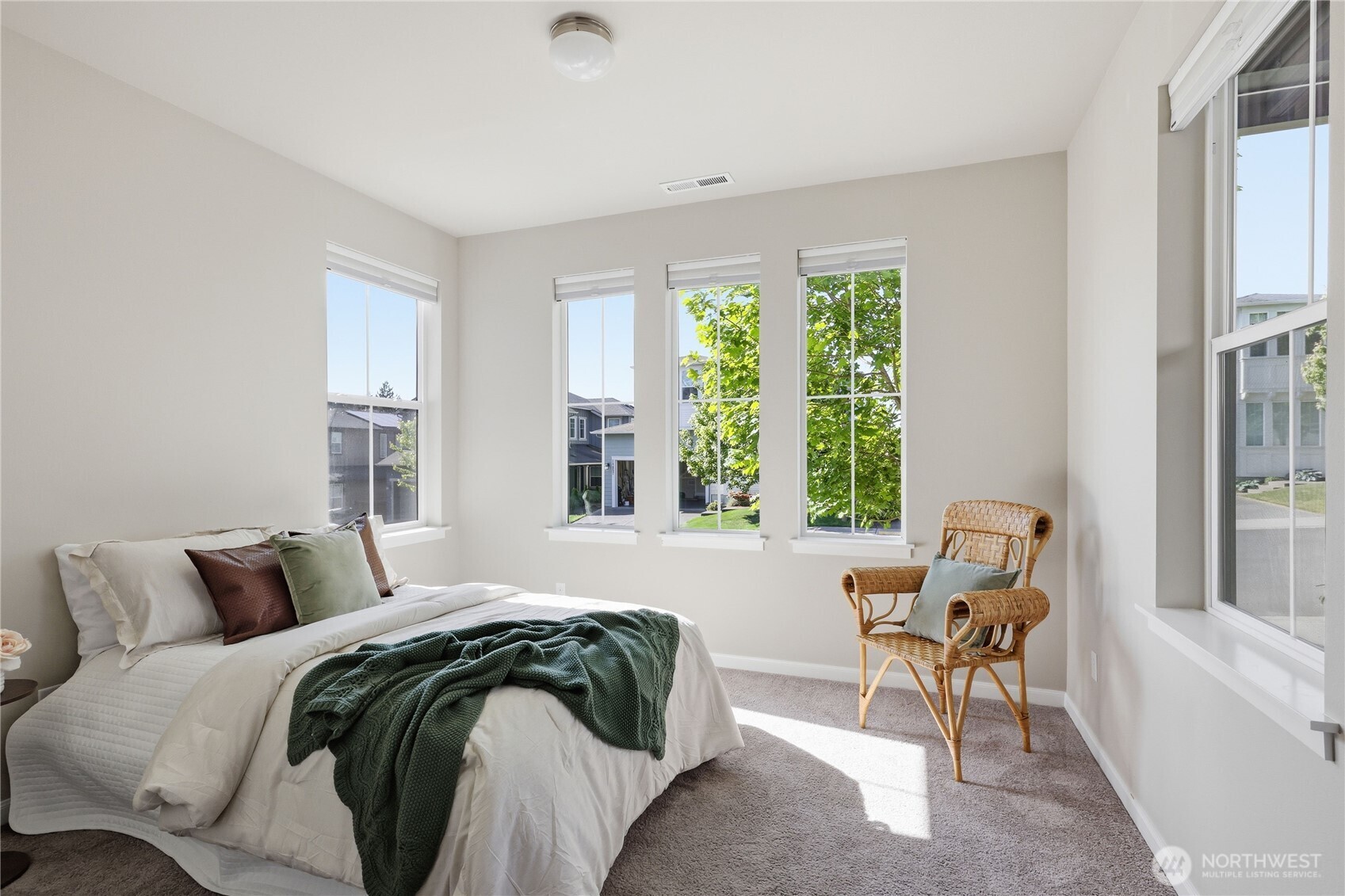 18856 Colwood Avenue NE, Poulsbo, WA 98370