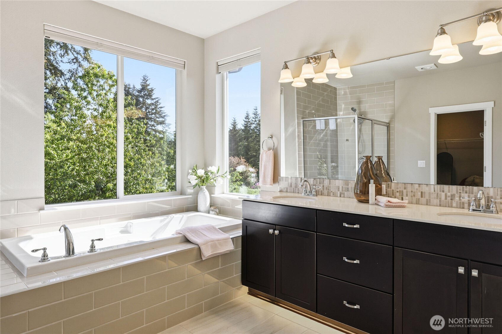 18856 Colwood Avenue NE, Poulsbo, WA 98370