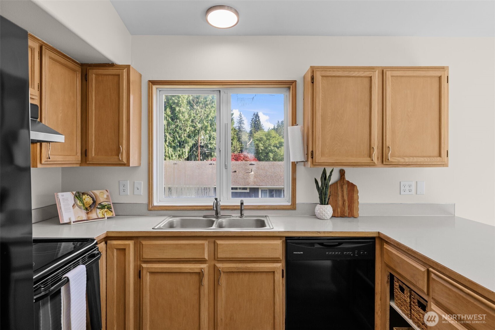 2233 NW Clinton Avenue , Poulsbo, WA 98370