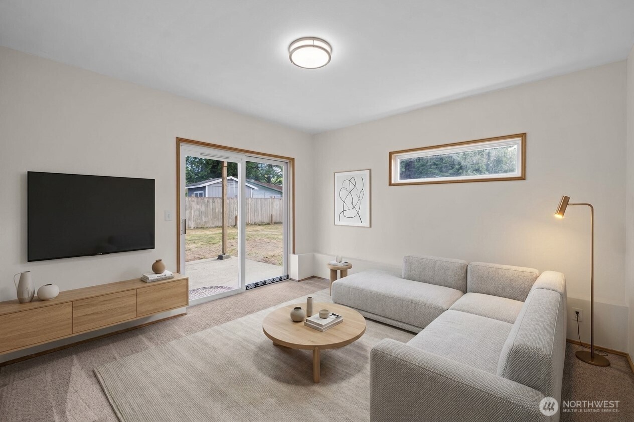 2233 NW Clinton Avenue , Poulsbo, WA 98370