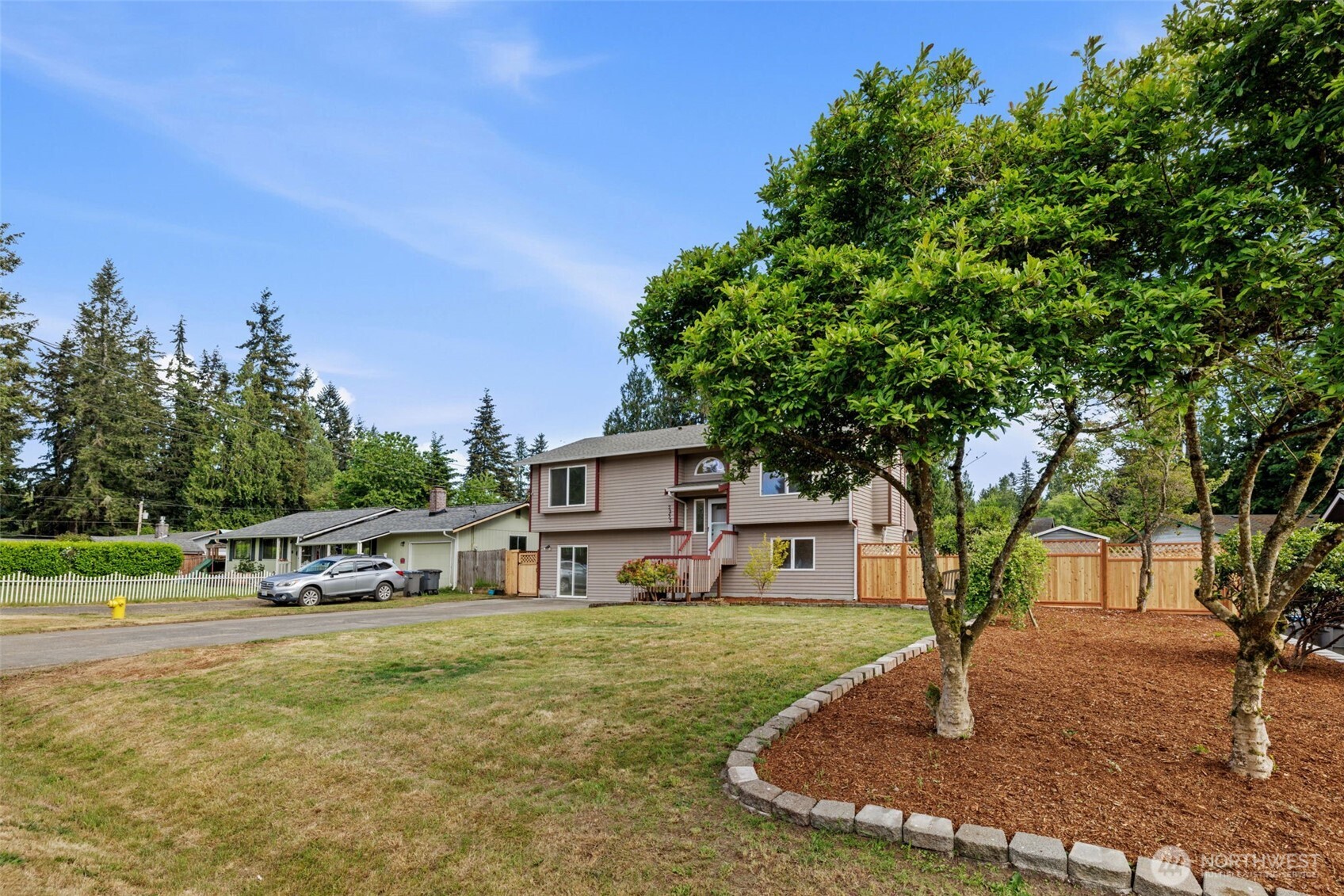 2233 NW Clinton Avenue , Poulsbo, WA 98370