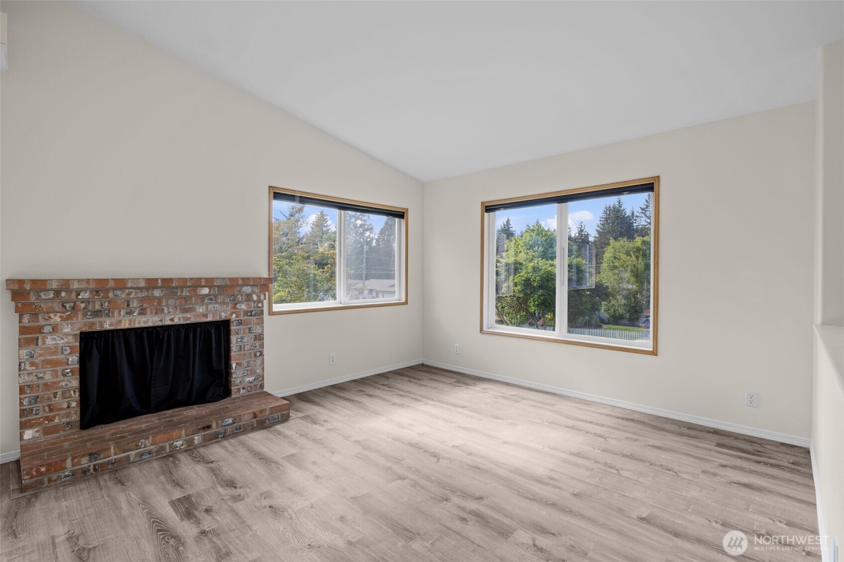 2233 NW Clinton Avenue , Poulsbo, WA 98370