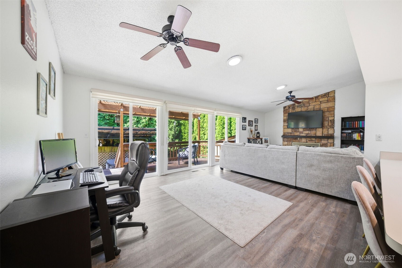 2213 NE Parkview Drive , Vancouver, WA 98686