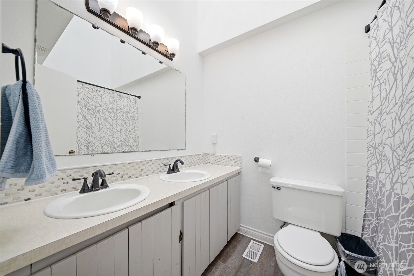 2213 NE Parkview Drive , Vancouver, WA 98686