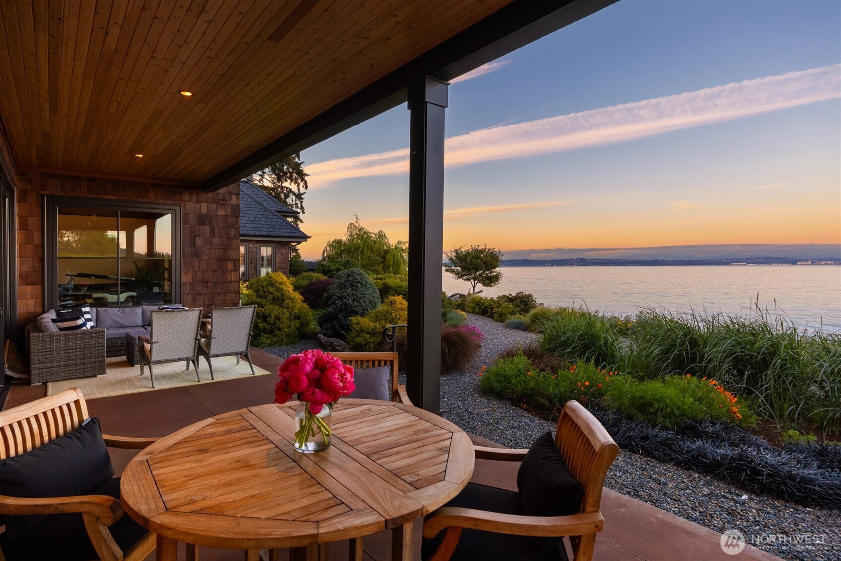 5128 Rockaway Beach Road NE, Bainbridge Island, WA 98110