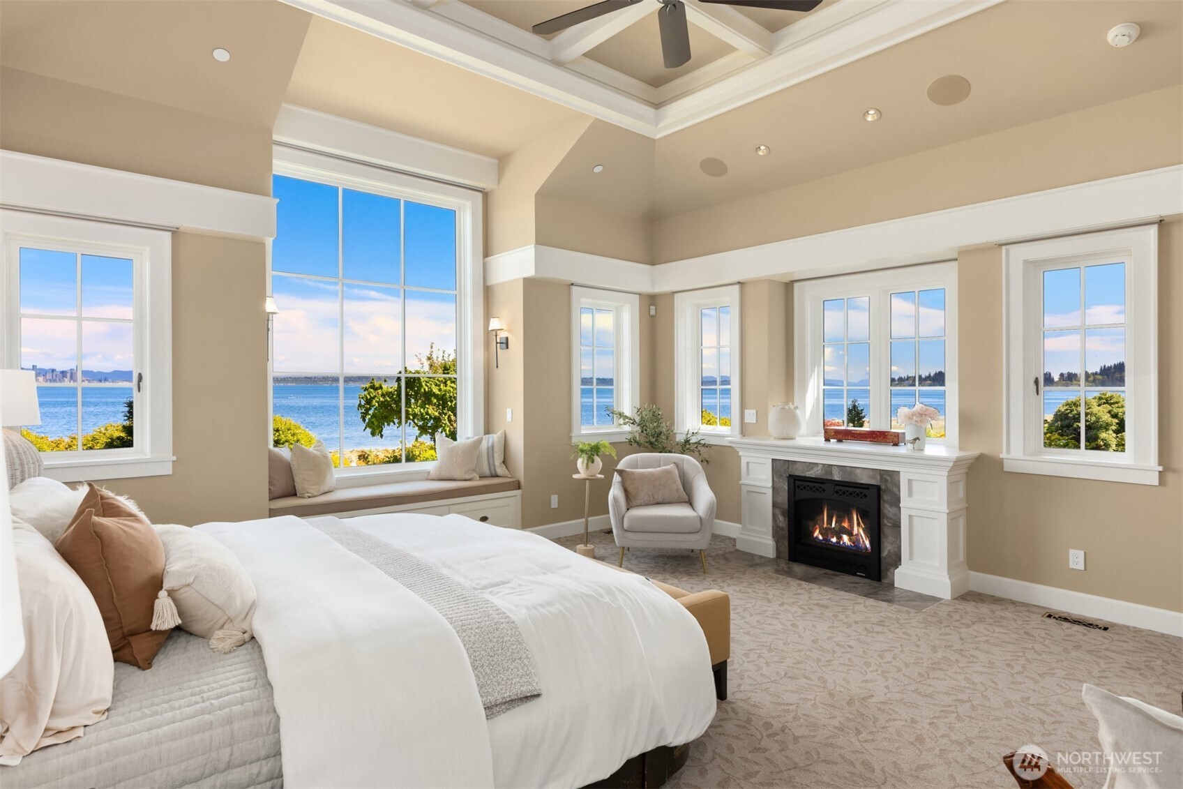 5128 Rockaway Beach Road NE, Bainbridge Island, WA 98110
