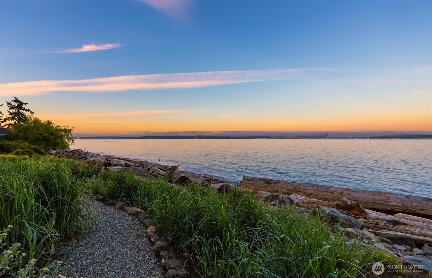 5128 Rockaway Beach Road NE, Bainbridge Island, WA 98110
