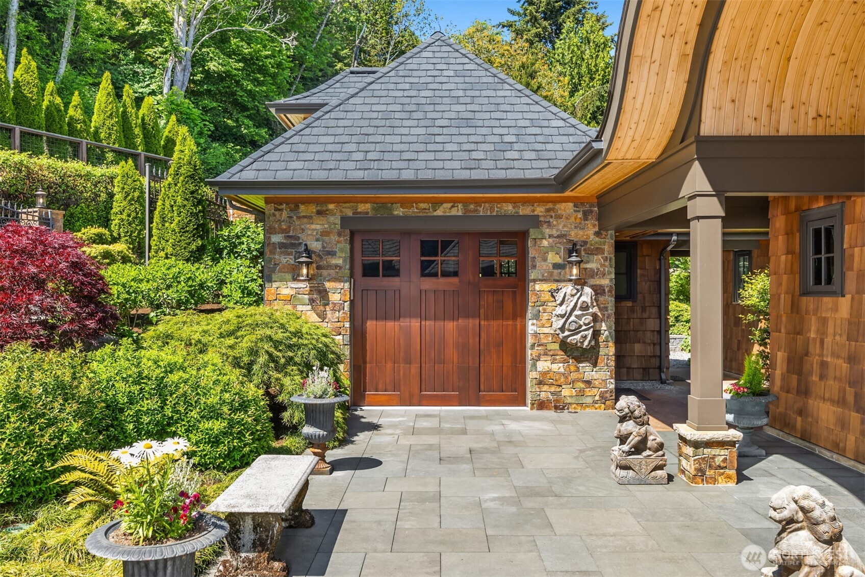 5128 Rockaway Beach Road NE, Bainbridge Island, WA 98110